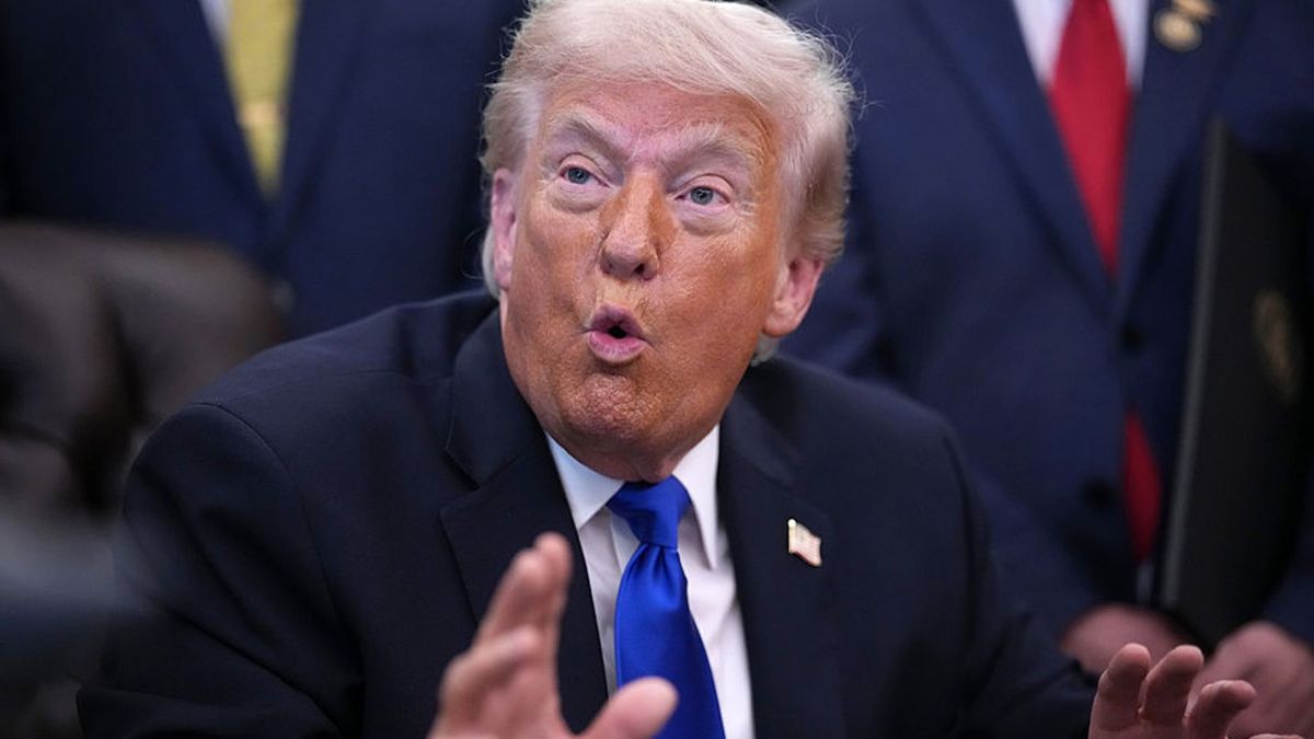 Trump suggests 'very interesting' newly uncovered UFO files could soon ...
