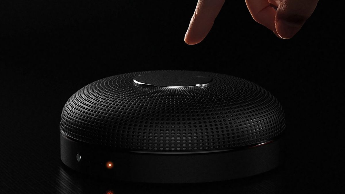 Revolutionary Gadget Prevents Smart Devices and AI from Eavesdropping on Your Conversations