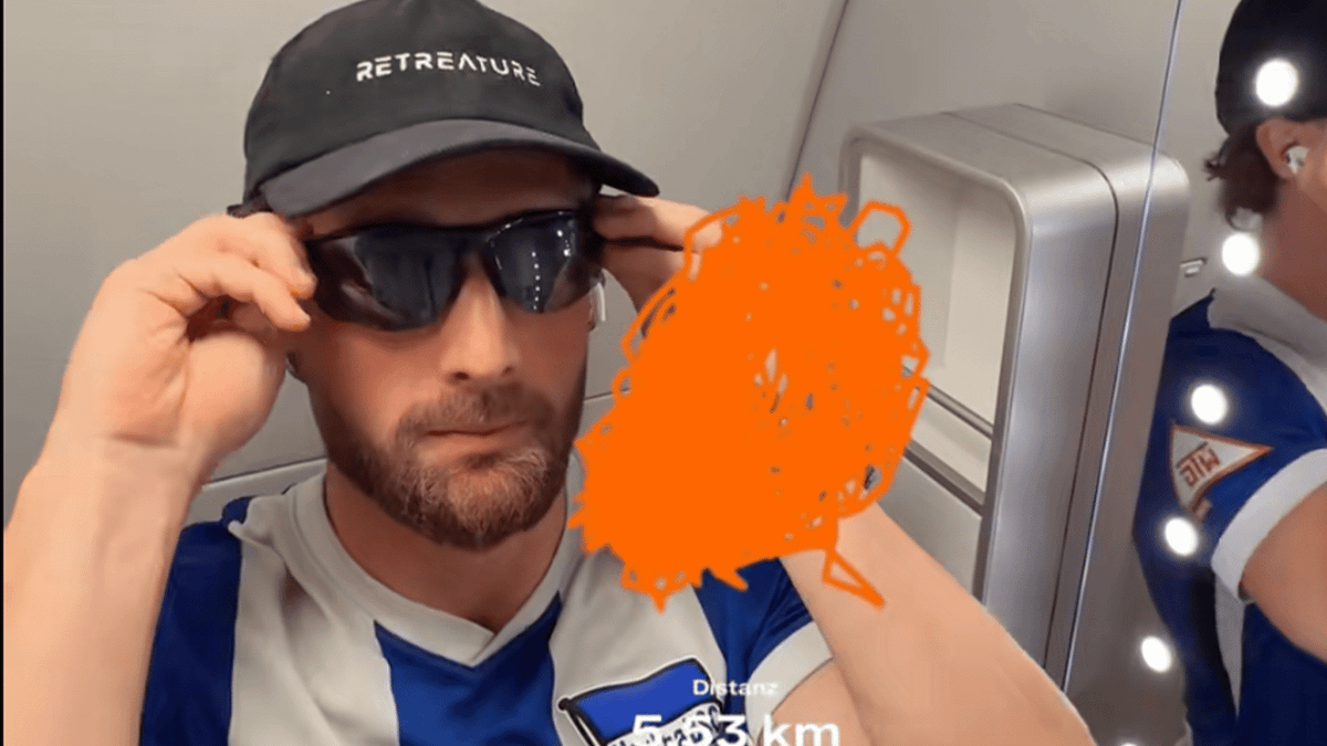 TikTok creator slammed for running 5K during 11-hour flight