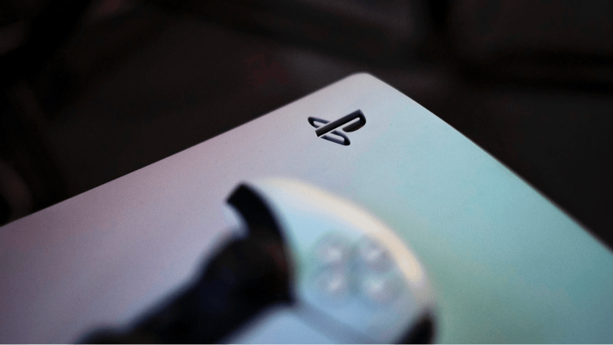 Overheating PlayStation 5 cracked open to reveal grimmest thing I've ...