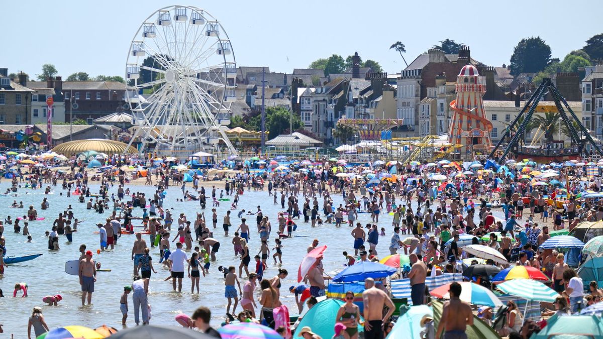 Serious warning issued by government after man dies during hottest bank holiday ever