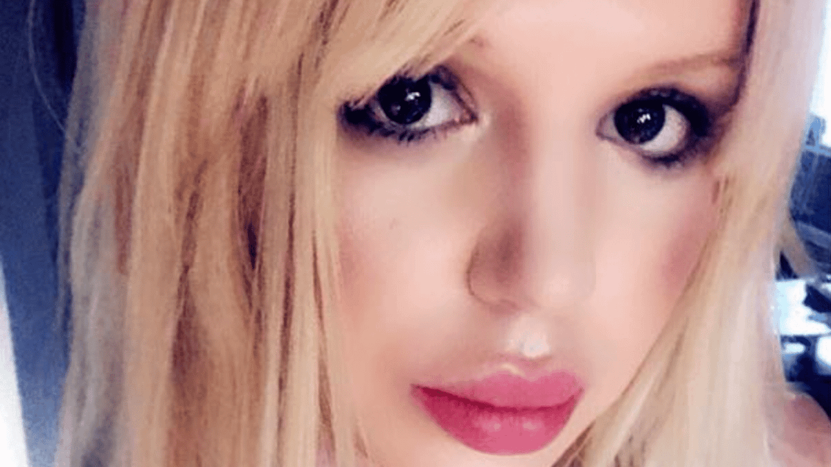 Thread Looks Like What man who spent more than £90,000 to look like Britney Spears looked ...