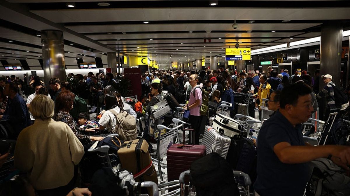 Passengers 'unlikely' to entitled compensation if flights cancelled after UK airport disruption