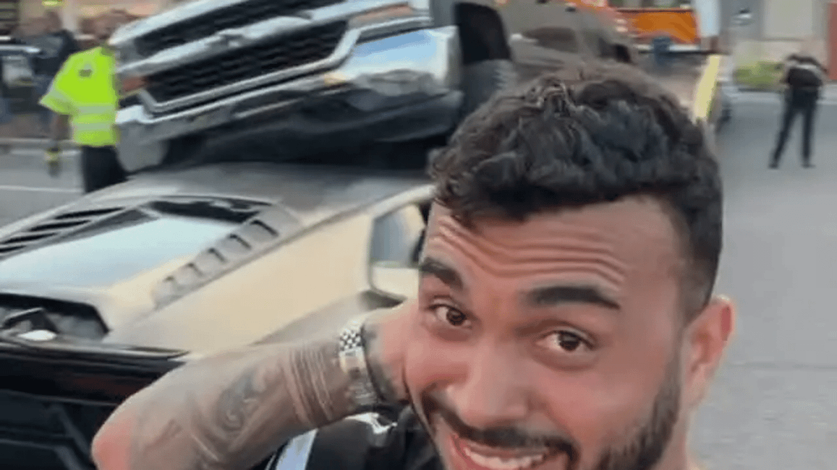 Brutal footage shows moment pickup truck crushes $250,000 Lamborghini with driver inside