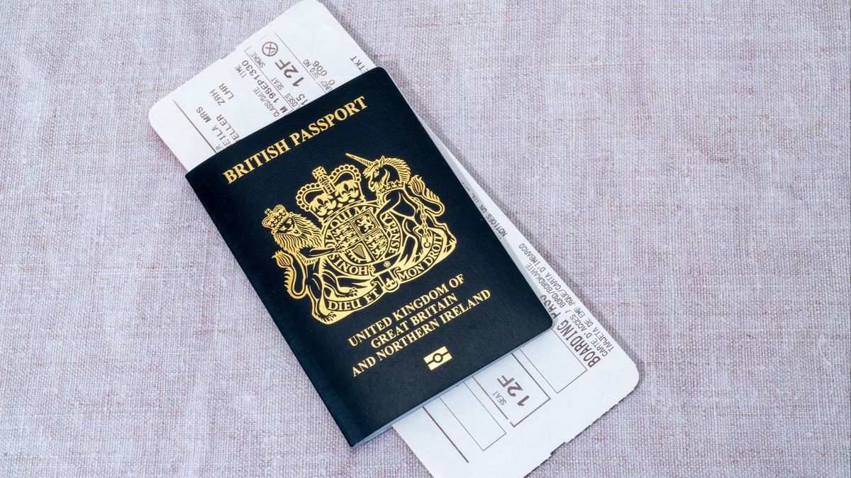 UK Foreign Office issues travel advice to Brits in Middle East as Trump confirms 'major combat operation'