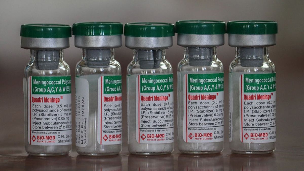 Student dies and two being treated in new meningitis outbreak