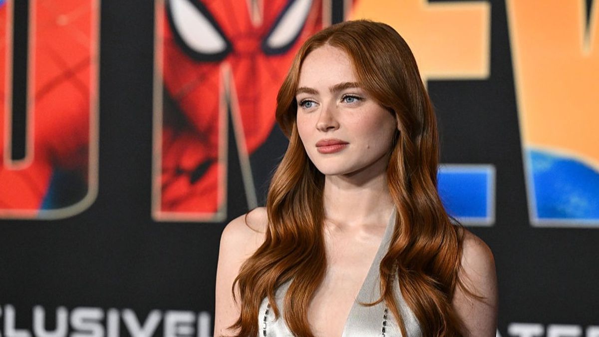 sadie-sink-s-new-calvin-klein-ad-has-hidden-message-to-x-men-fans