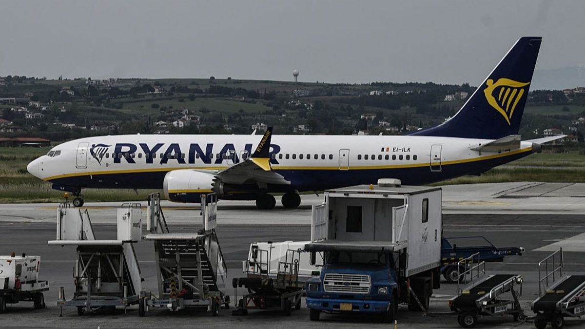 Ryanair admit preparing for jet fuel shortage 'Armageddon' and think airlines could go bust