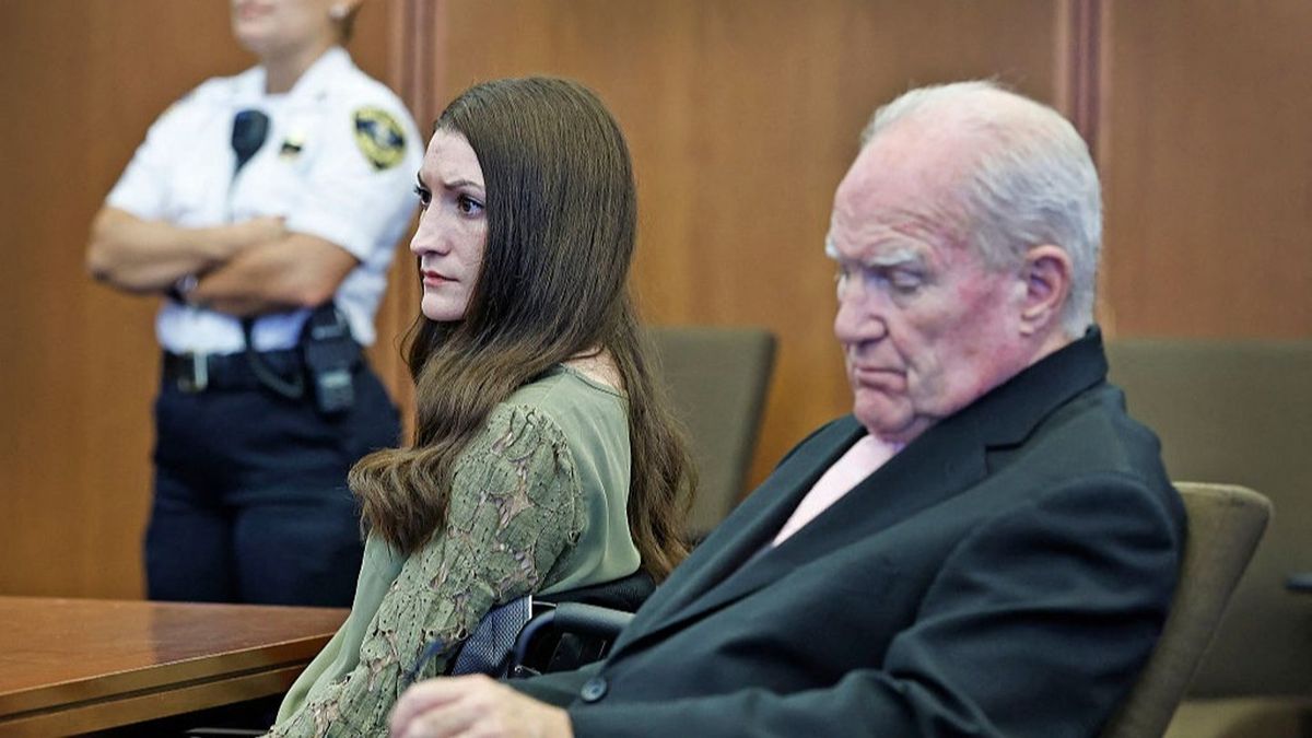Woman on Lindsey Clancy jury reveals shocking confession about lone holdout juror