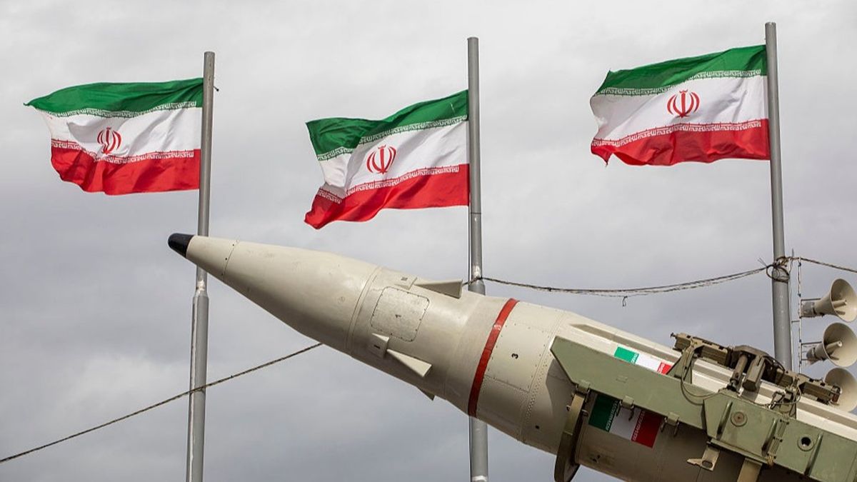 Iran has grim warning for 'UK lives' after government make huge move
