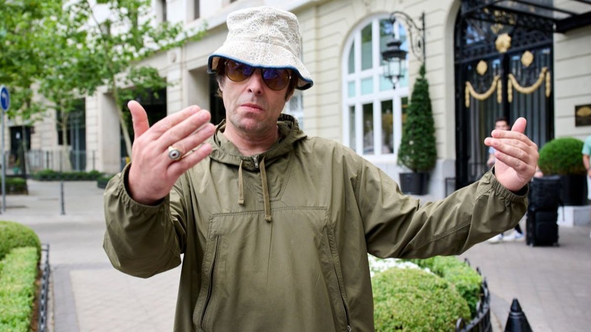 Liam Gallagher responds to Oasis Glastonbury headline rumours in the most him way