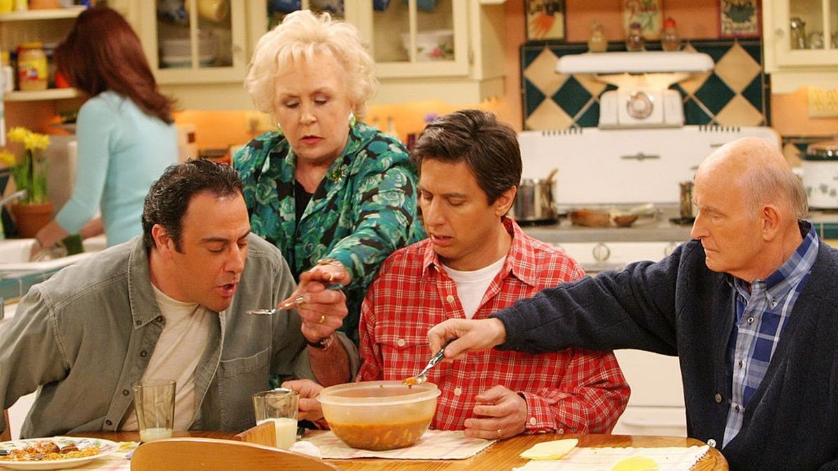 All Everybody Loves Raymond characters that have died as cast address ...