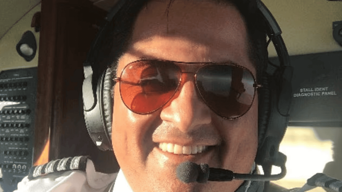 Pilot identified as first victim of plane crash that killed six seconds ...