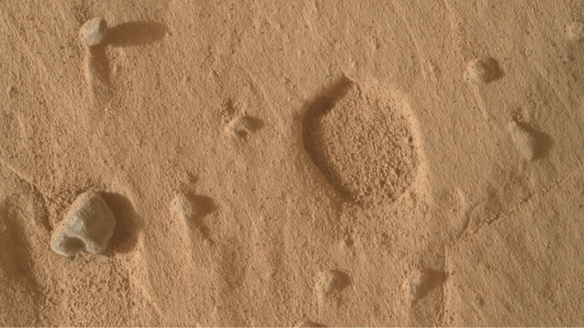 Spcae Rover Scientists left baffled after new ‘footprints’ discovered on Mars