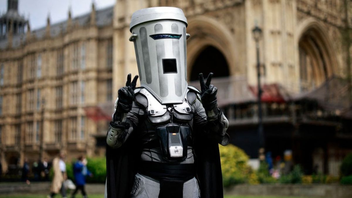 who-is-the-man-behind-count-binface-bbc-career-lord-buckethead