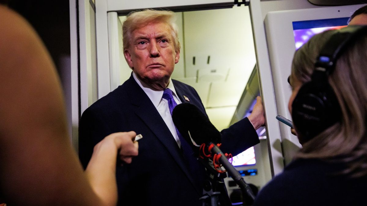 Donald Trump responds after posting racist video of Barack and Michelle ...