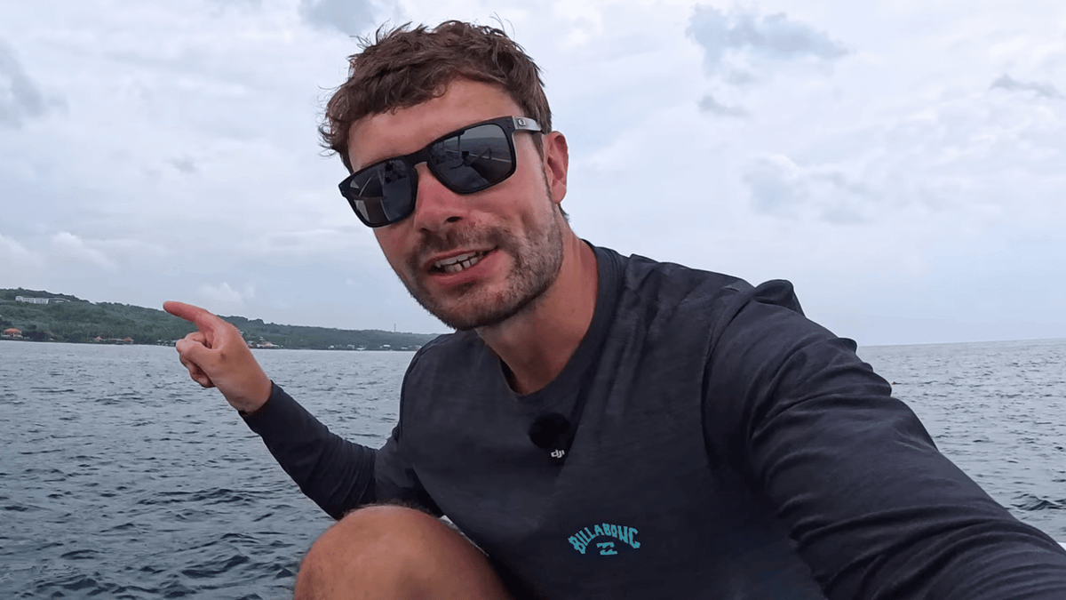 Man drops camera to bottom of the sea and 'records first ever footage of creature'