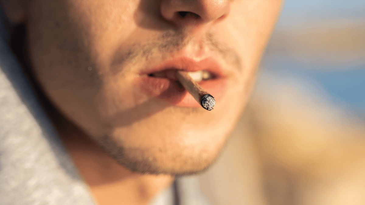 Doctor explains scromiting symptoms as hospitals claim they are seeing it more with cannabis users
