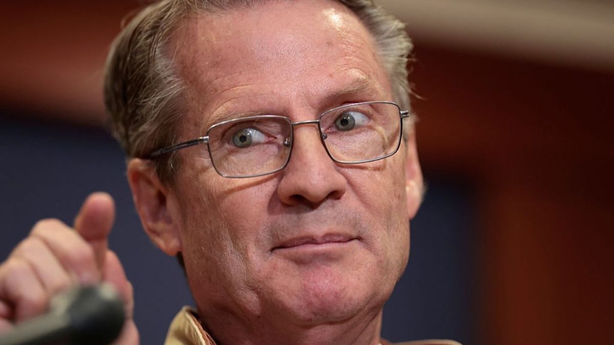 US Congressman issues bombshell warning over UFO secrets that would leave the world ‘unglued’