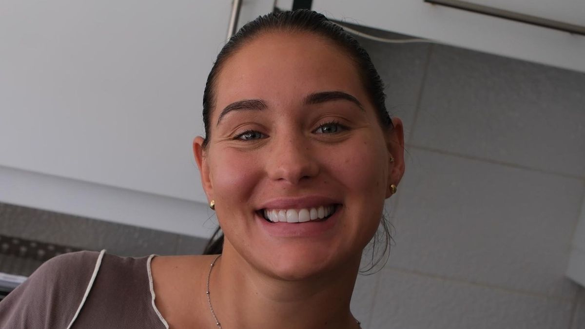 Woman signs modelling contract after losing 4 stone in 'revenge' body transformation following break up