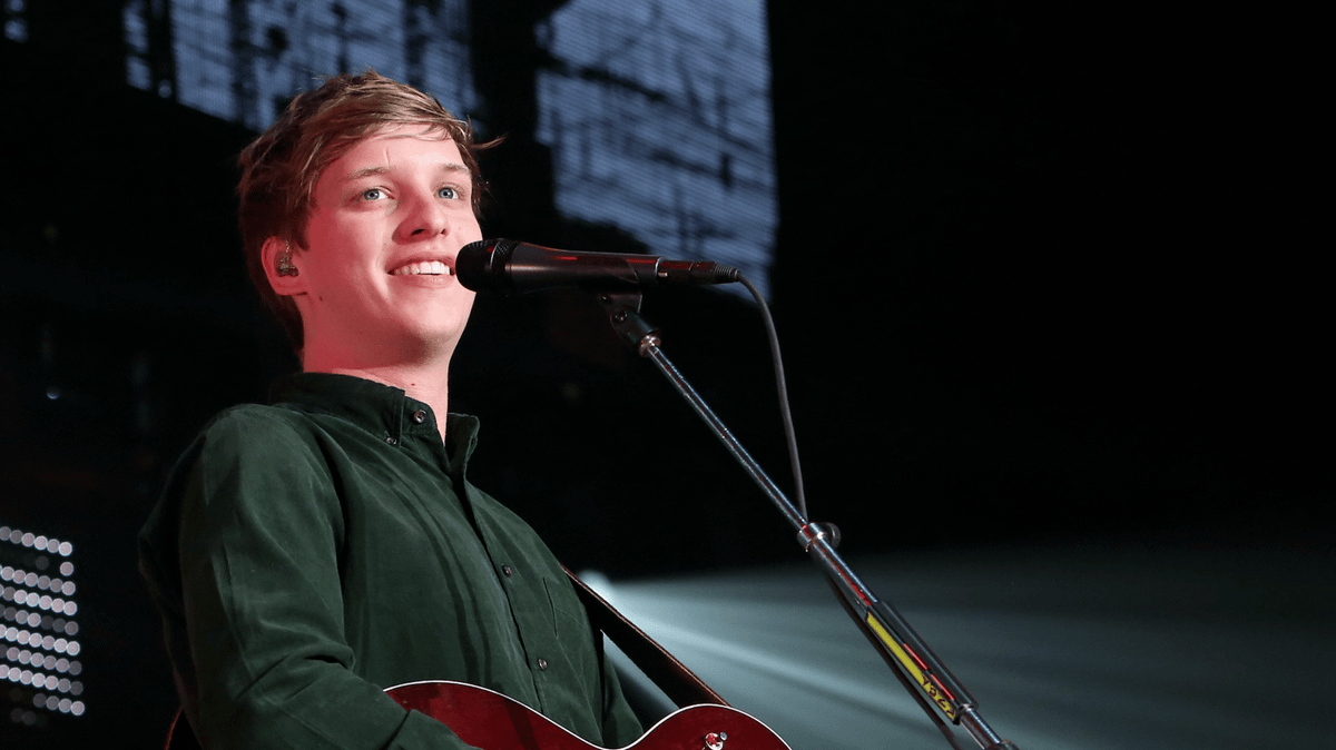 George Ezra has completely new life three years after suddenly vanishing from spotlight