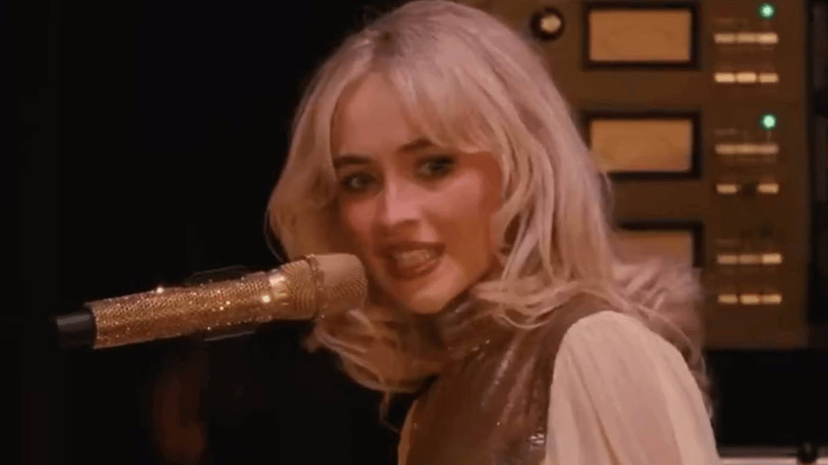 Sabrina Carpenter responds after comments on stage at Coachella were ...