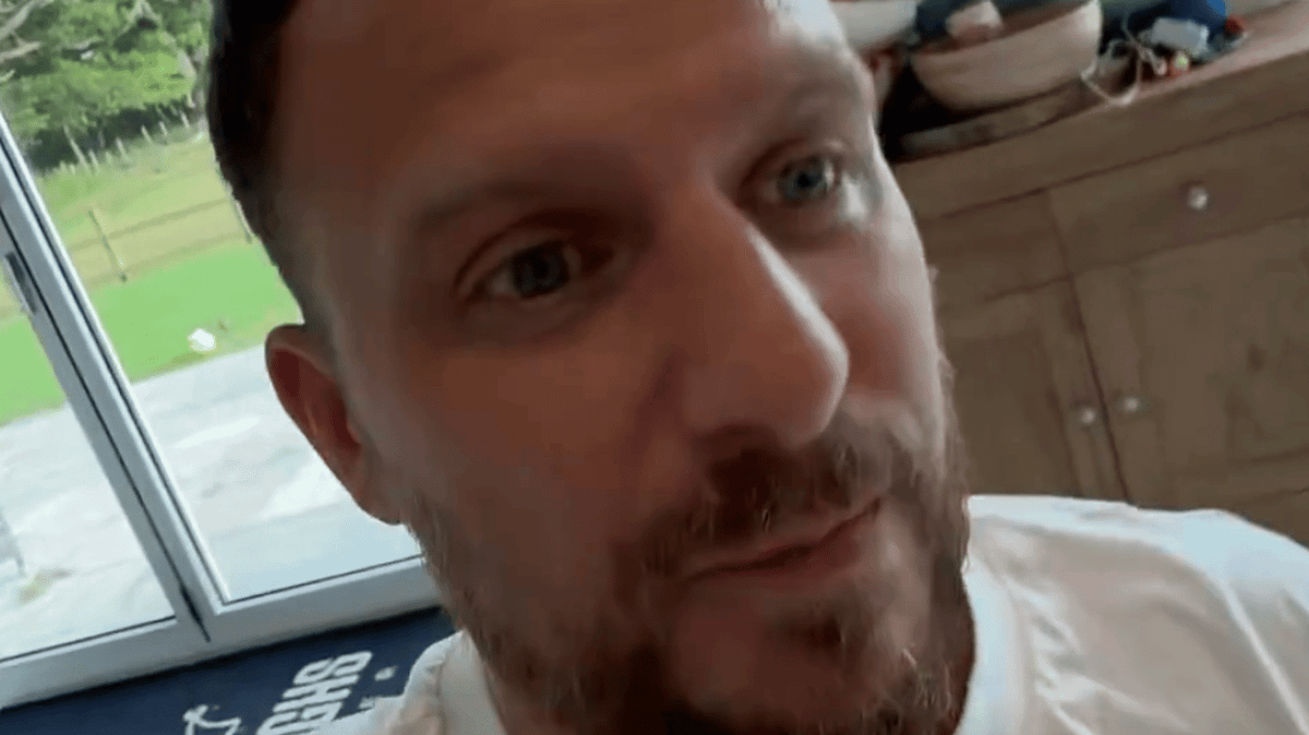 Comedian Dapper Laughs hits back at viral tweet claiming he'd 'relapsed ...