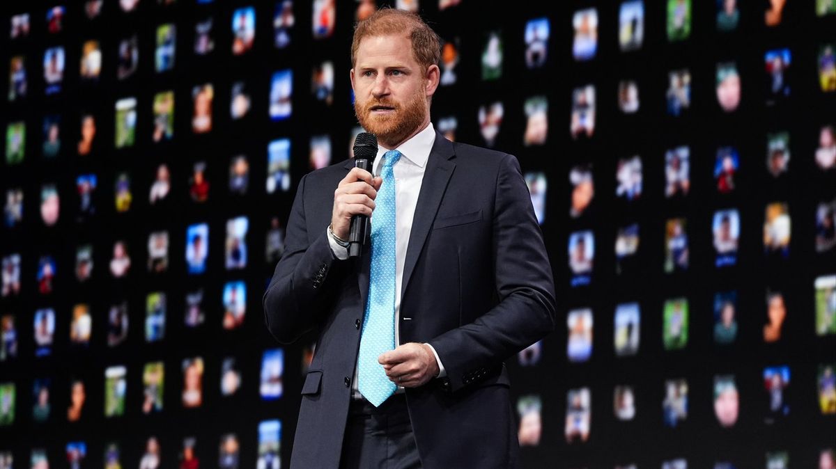 Prince Harry's speech on AI cut short by awkward teleprompter malfunction