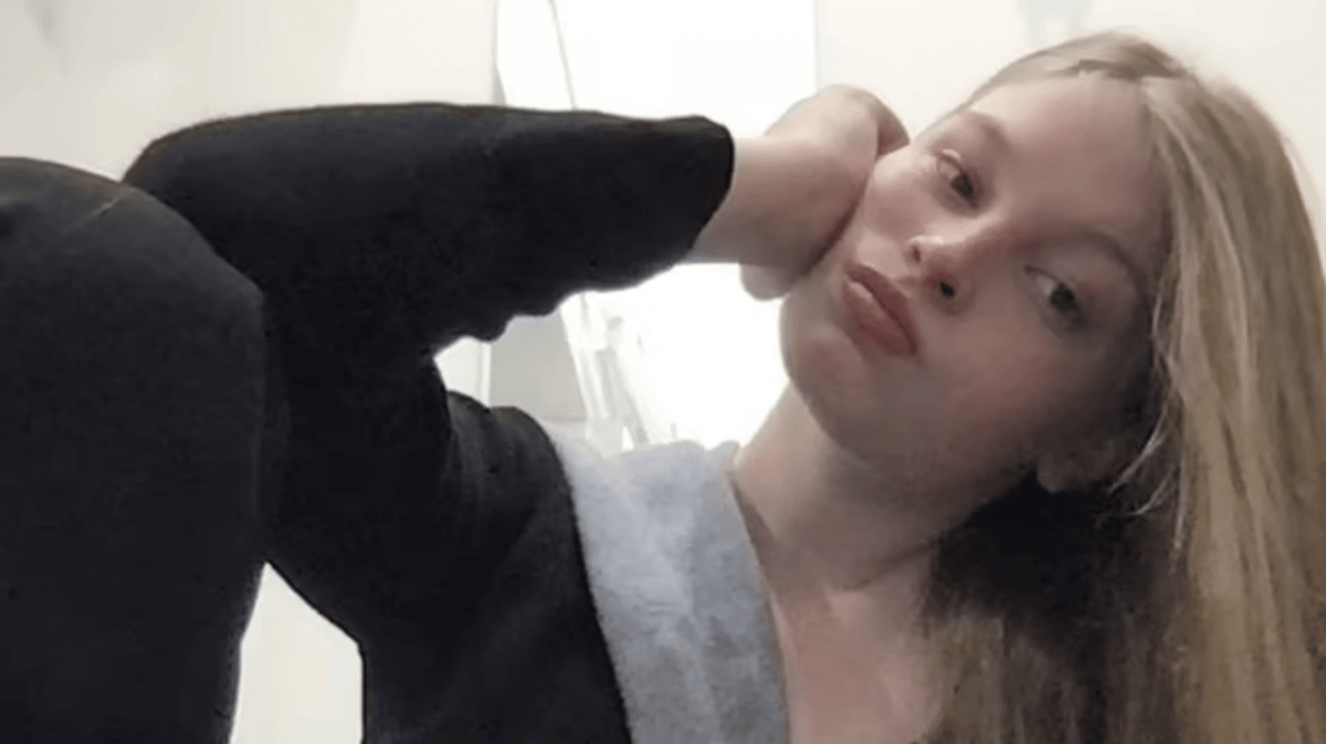 Elon Musk's daughter hits out at 'pathetic man-child dad' who she hasn't  'made a dollar' from