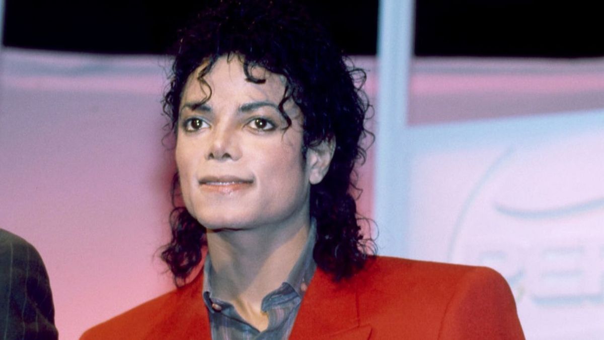 Shirtless boy pictured in 'never-seen-before' snaps of Michael Jackson as explosive new lawsuit surfaces