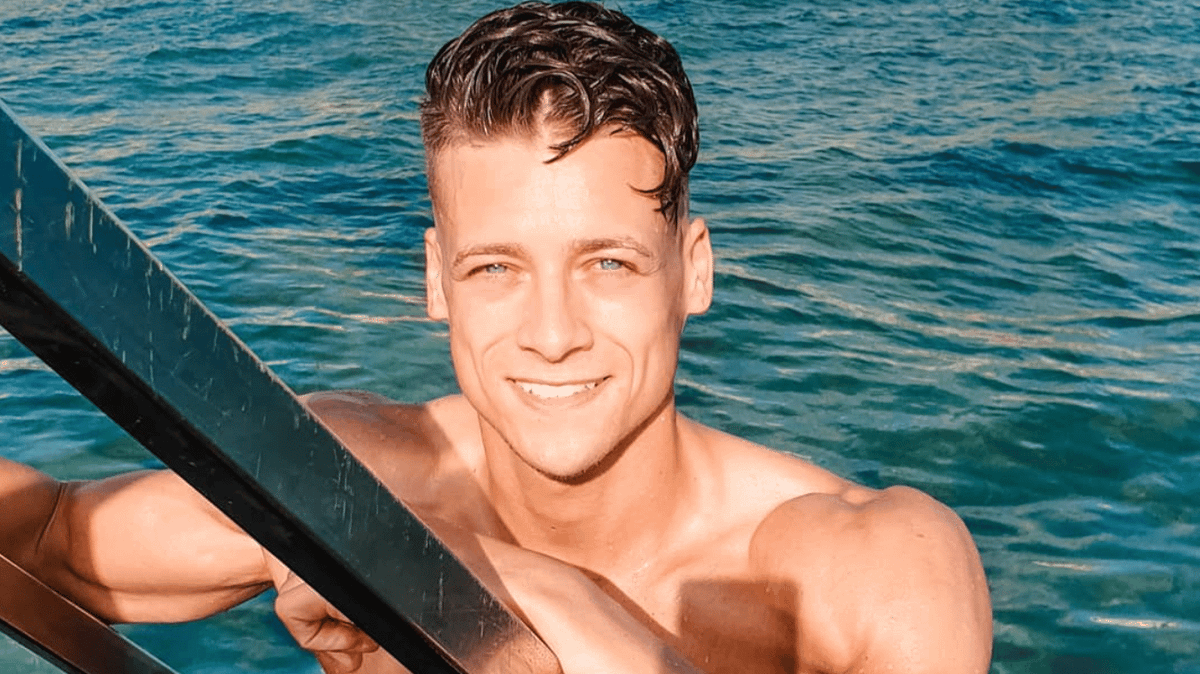 Reality TV star dies in car crash while filming advert in Italy