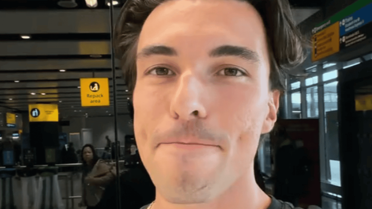 British man denied flight to USA after ESTA passport issue and missing two hour countdown