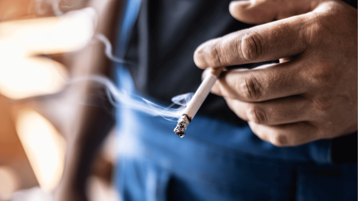 Skin doctor shares signs on your face that immediately show if you drink,  smoke or vape