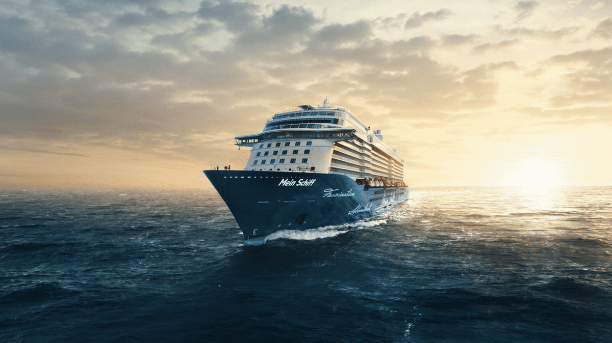 HYROX cruise branded a 'nightmare' as videos show passengers running at 6am and facing brutal workouts