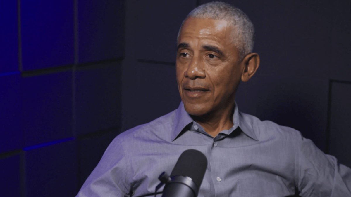 Barack Obama has explosive comeback after Donald Trump shared racist ...