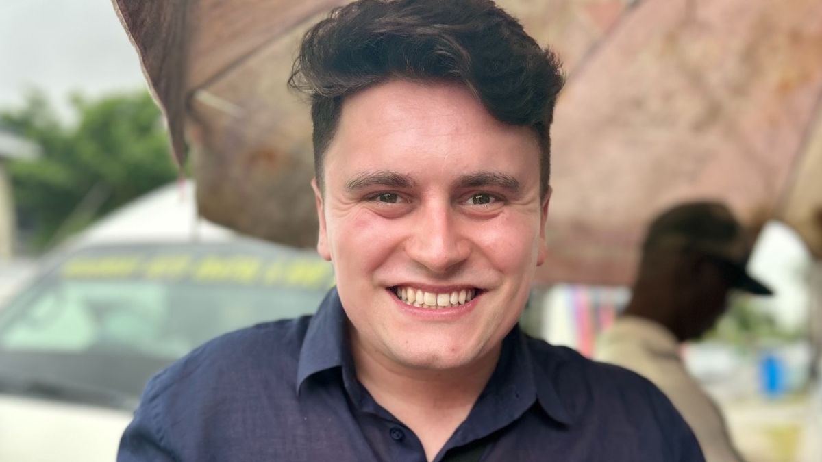 Medical student makes desperate plea after doctors dismissed brain tumour as stress