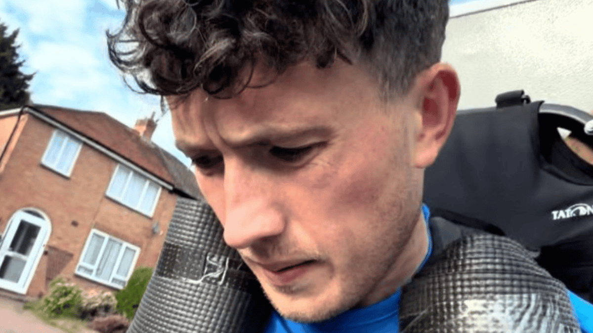 Man, 30, who will develop dementia symptoms in 40s running London marathon with fridge on back