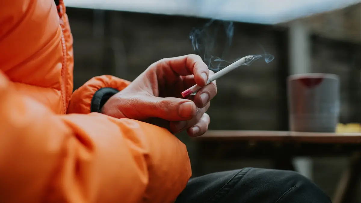 Government launches lifetime smoking ban for anyone born after 2008