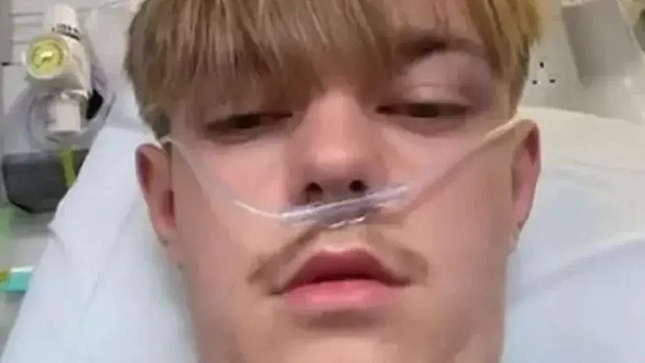 Families issued severe warning as teen coughs up 'pints' of blood after  'trying to fit in'