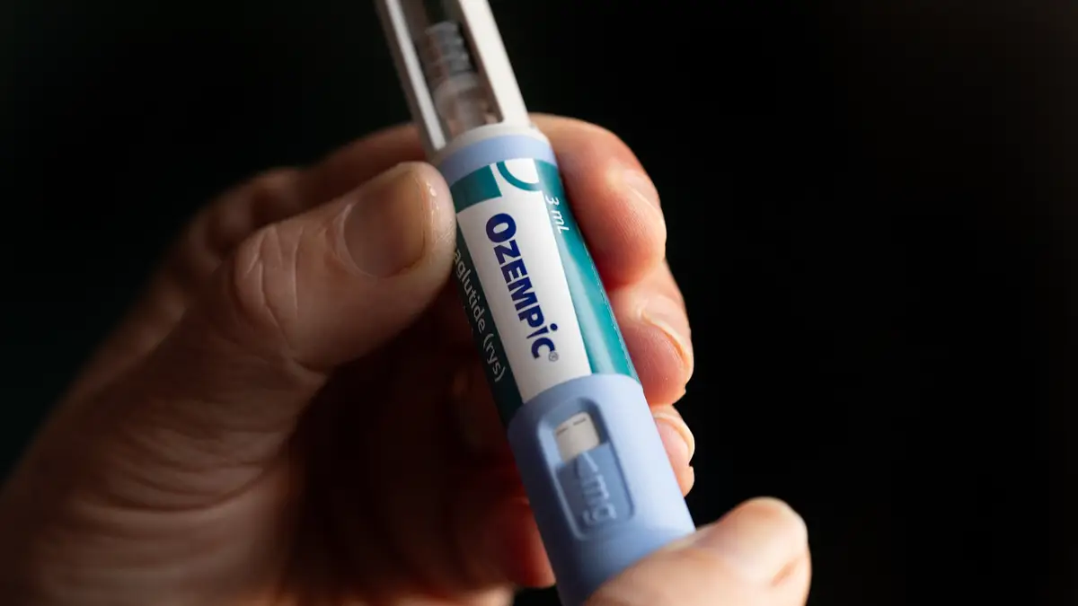 Doctor explains 'weight-loss jab smell' as new side effect for Ozempic is  revealed