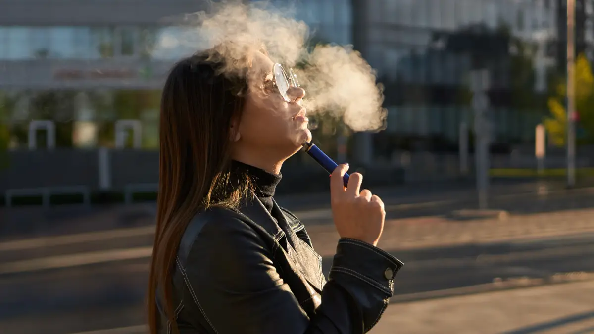 Health expert details when vape damage can become permanent and how to  lower risk