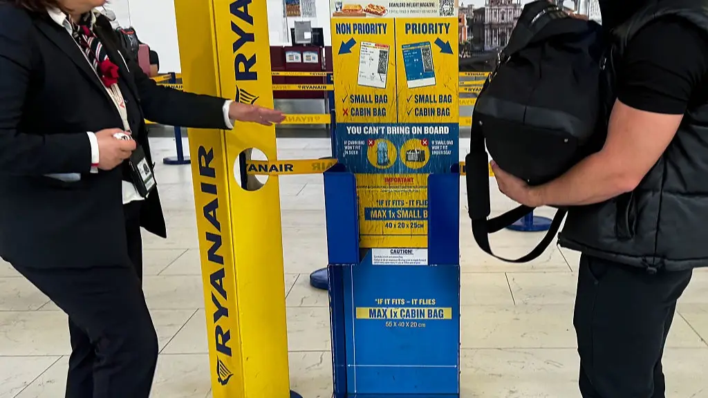 Warning over Ryanair luggage rule as family hit with 400 charge for getting it wrong Warning over Ryanair luggage rule as family hit with 400 charge for getting it wrong