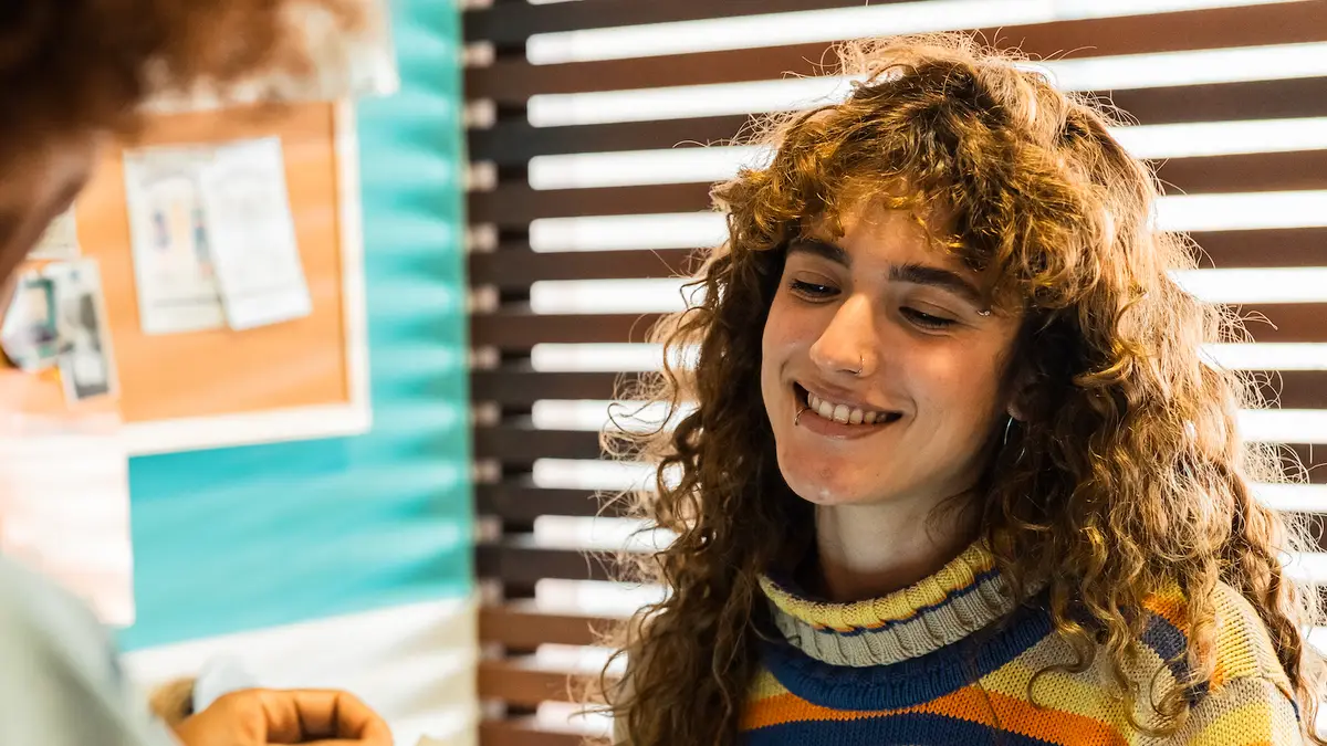 ladbible.com - Britt Jones - Gen-Z are ditching 9-5 working days for new 'income stacking' trend