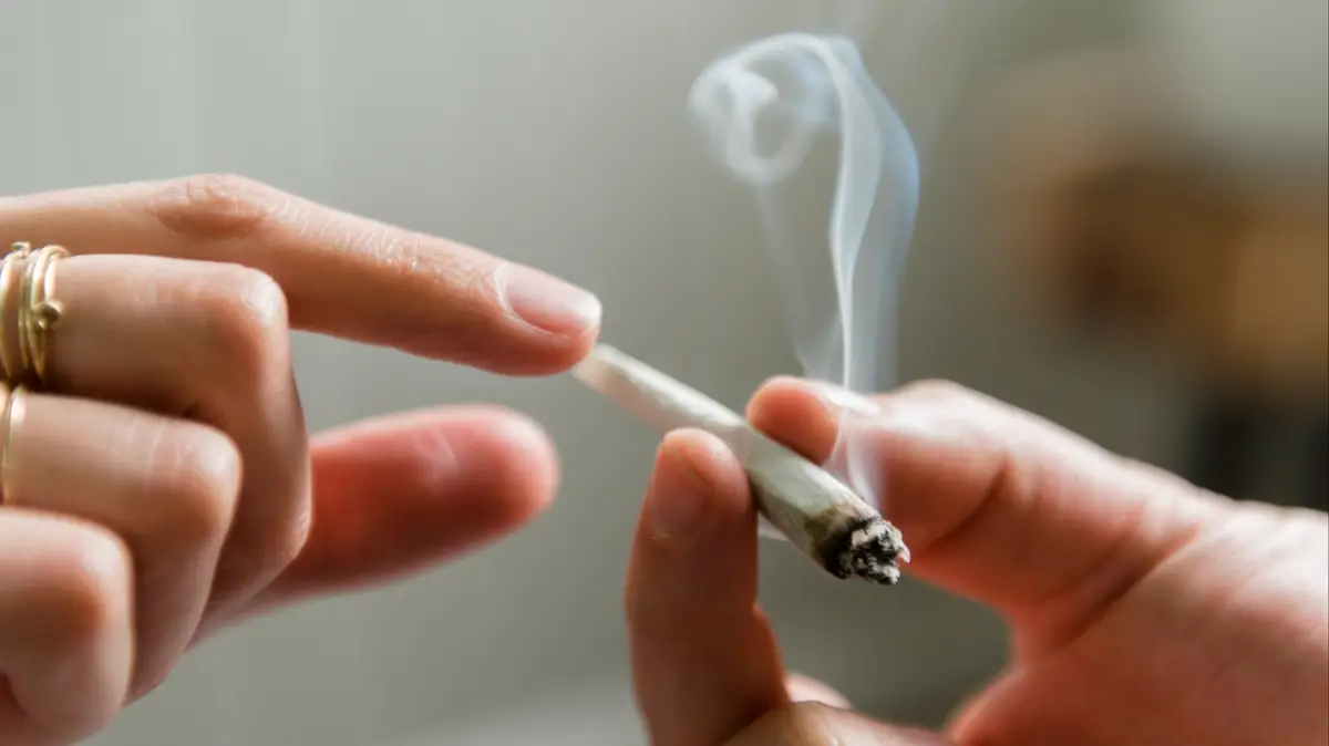 losing weight with cigarettes Why smoking makes you lose weight and no, it's not a good idea losing weight with cigarettes Why smoking makes you lose weight and no, it's not a good idea