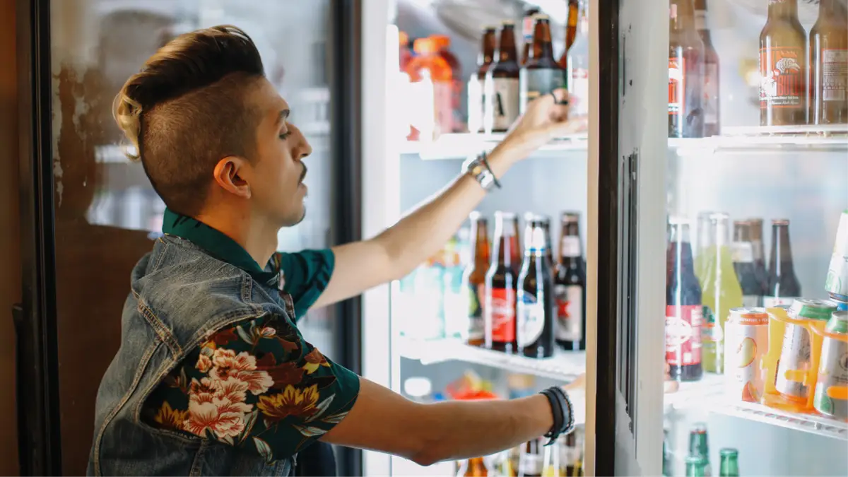 Psychotherapist explains why Gen Z are having a 'fridge cigarette' in the  afternoon