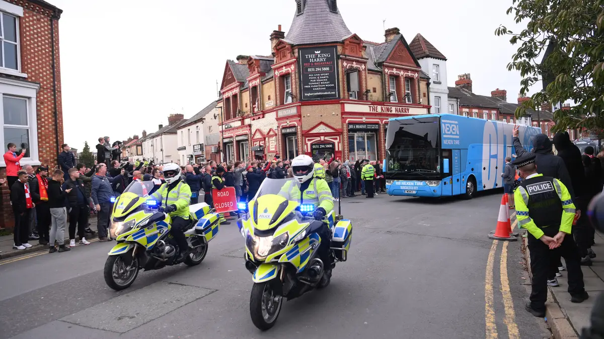 Rendőrségi figyelmeztetés és pokoli hangulat vár a Manchester Cityre a Liverpool elleni rangadón