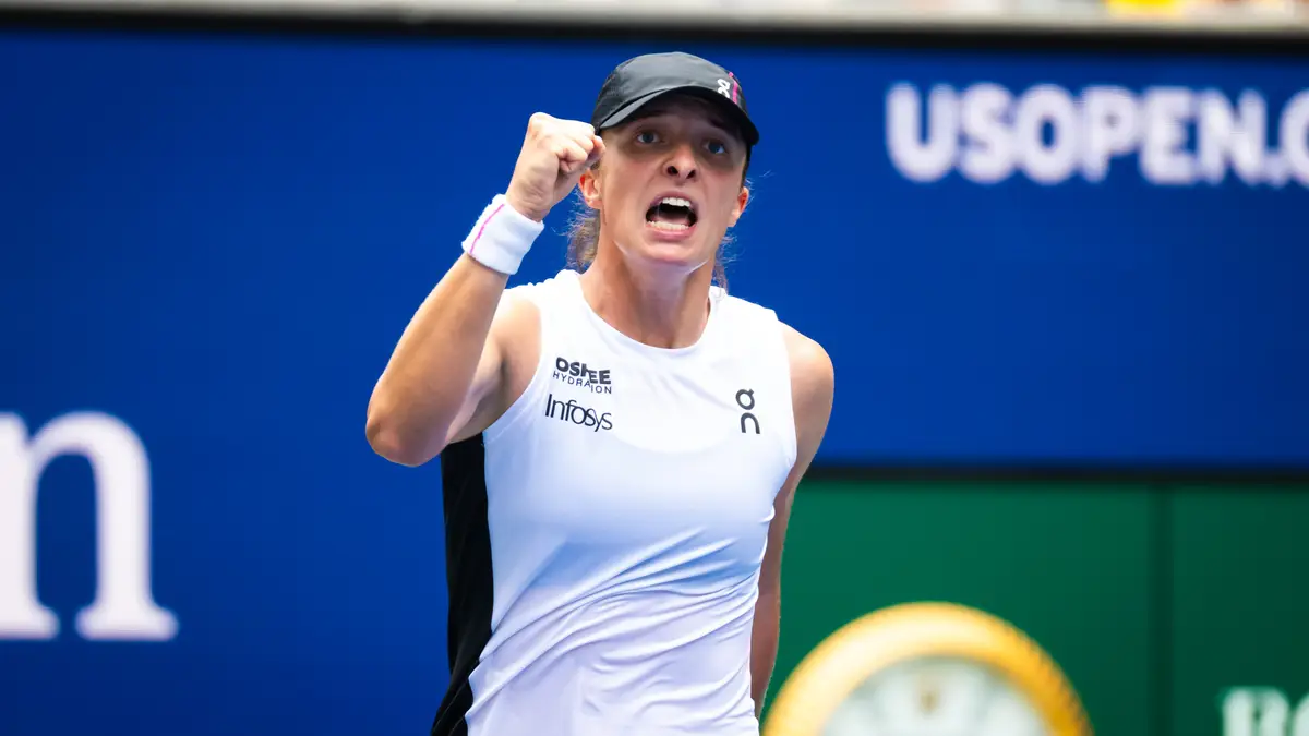 Iga Swiatek Reveals Who She Was Texting During Live TV Interview at US Open
