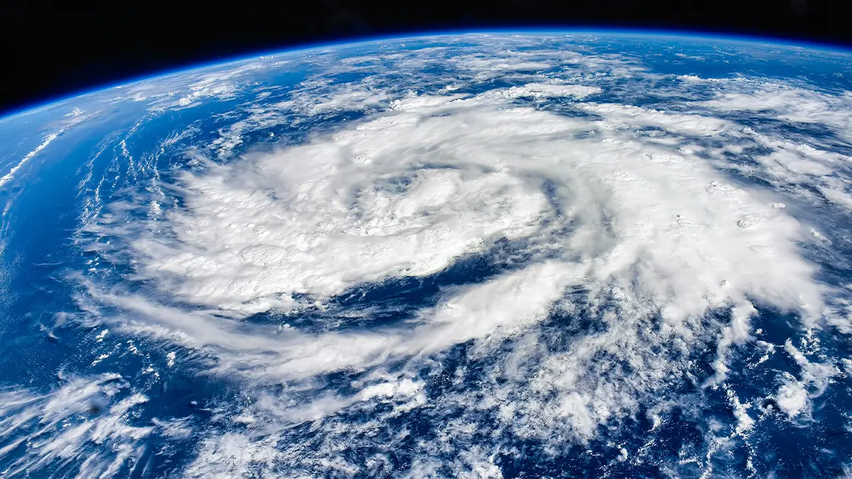 最終処分値引き TYPHOON タイフーン 15ポンド Super typhoon set to send shockwaves through the US is just days away