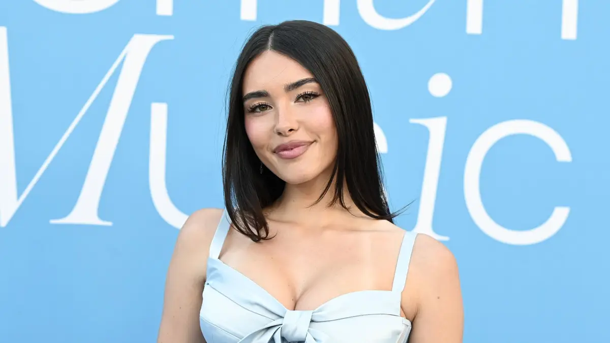 madison beer blue birthday dress Berylove Women Black A-Line Mother Of The Bride Dress V-Neck Ruched Simple Formal Dress, Black / US18W