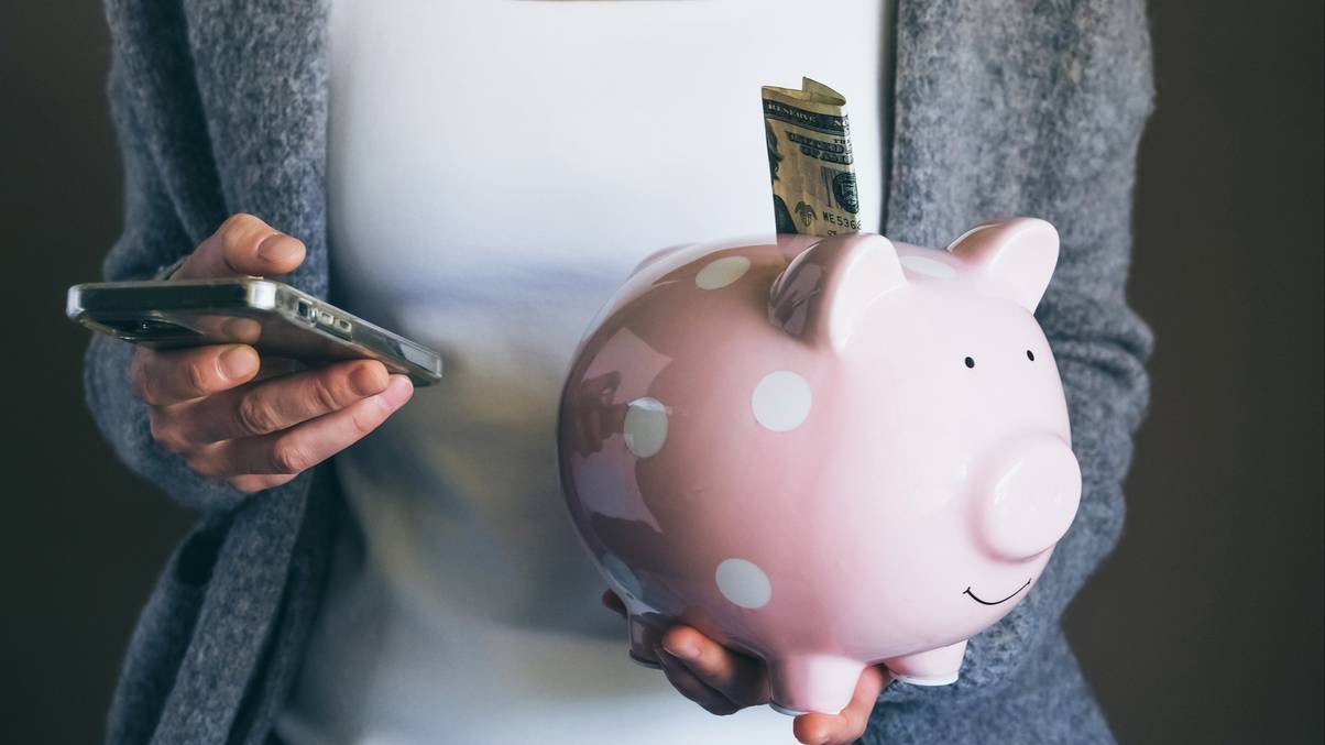 Millions of UK students can land free £100 ahead of new university year